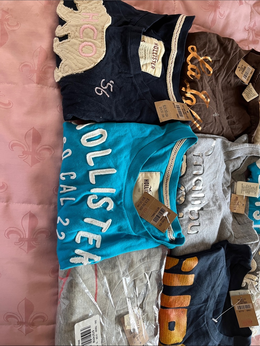 NWT 10 Hollister Assorted Graphic Tee Lot - Pink, Blue, Gray, Navy, Brown - Picture 4 of 5